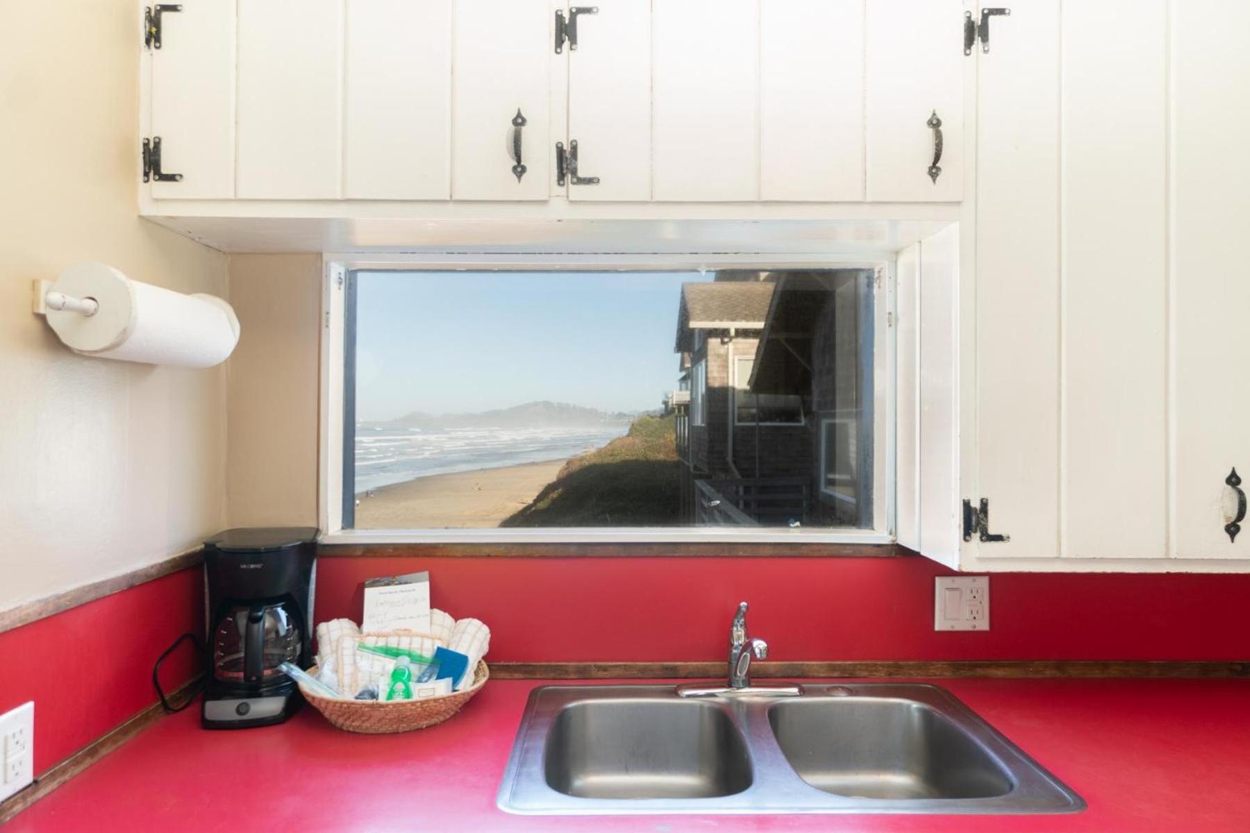 On The Beach Newport Exterior foto