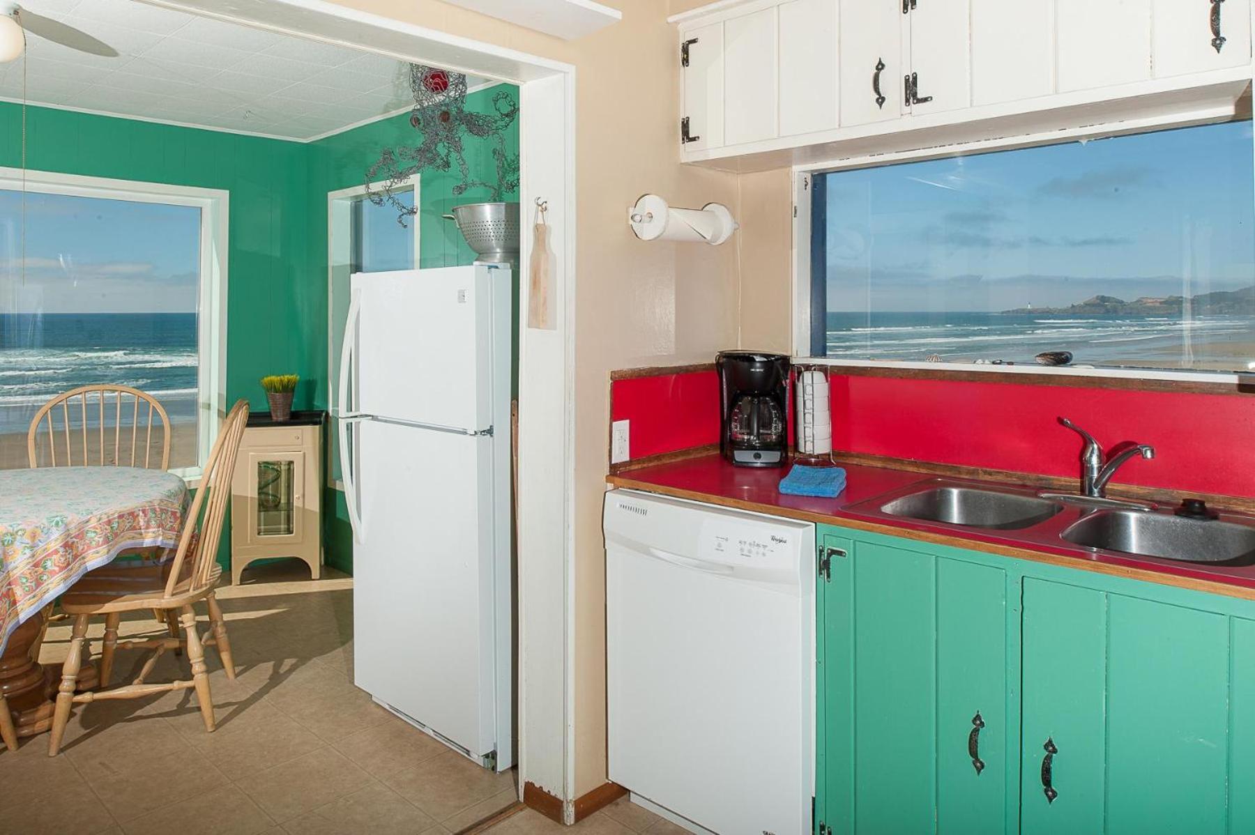 On The Beach Newport Exterior foto